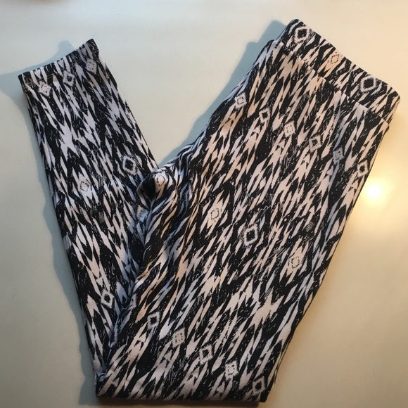 H&M Tribal Print Black & Cream Leggings Pants Sz S