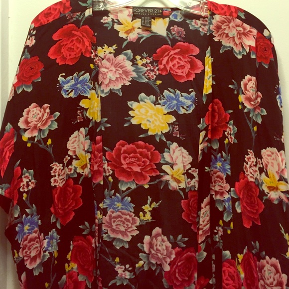 Forever 21 Tops - Floral print kimono