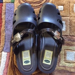 Dr. Scholls Clogs