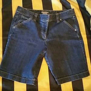 Ladies Size 10 Ann Taylor 5 pocket Jean Shorts