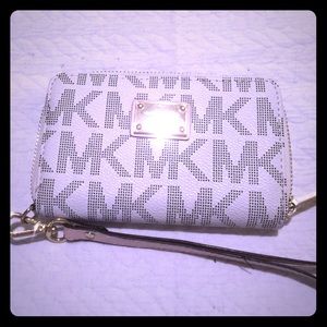 Michael Kors wristlet