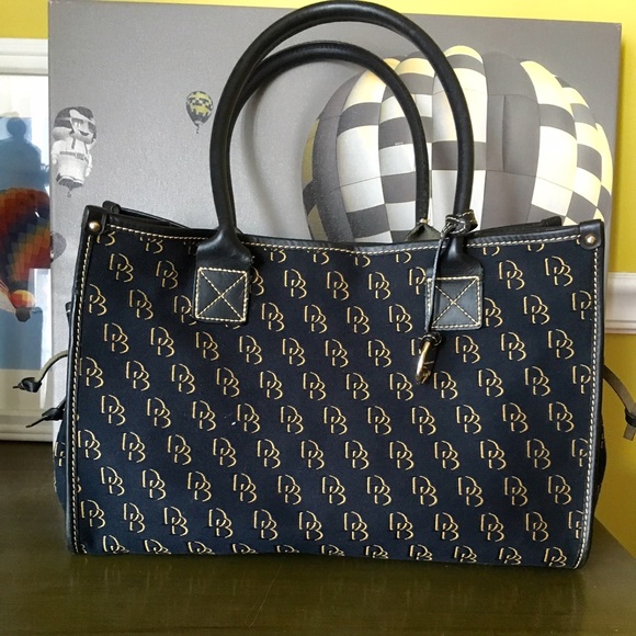 SOLD🎉 Dooney & Burke Tote