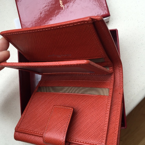 SOLD! 100%AUTH ferragamo orange red wallet - Picture 3 of 4