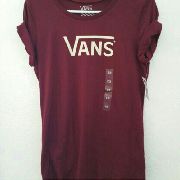 ❌Sold❌Womans VANS maroon Tee