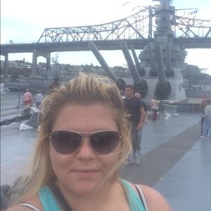 Meet your Posher, Cassie