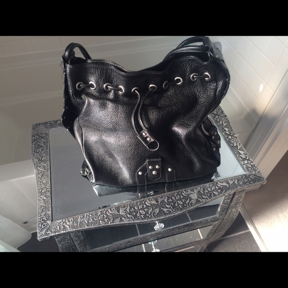 Black leather Kenneth Cole bag