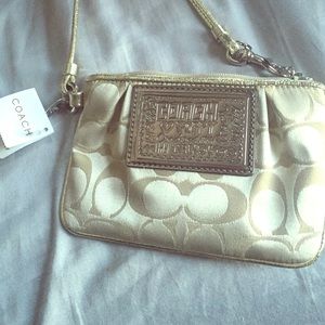 NEW W/ TAGS Gold/Creme Coach wristlet