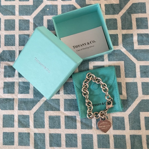 RETURN TO TIFFANY® HEART TAG CHARM