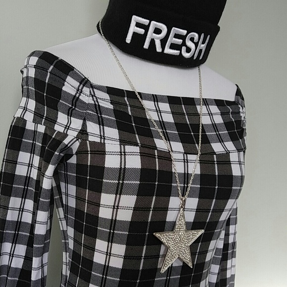 Sexy Off the Shoulder Crop - Picture 2 of 4