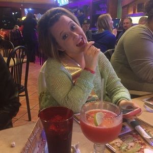 Meet your Posher, Lacy