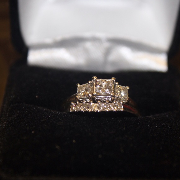 Wedding/engagement ring set!