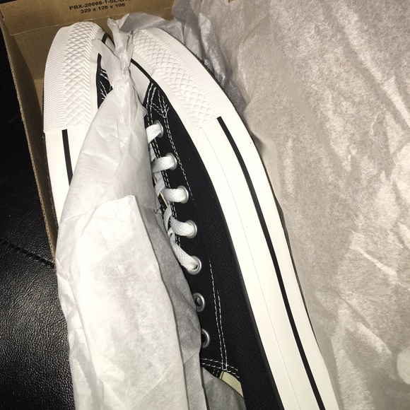 CONVERSE BRAND NEW IN BOX