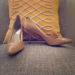Michael Kors classic nude pumps