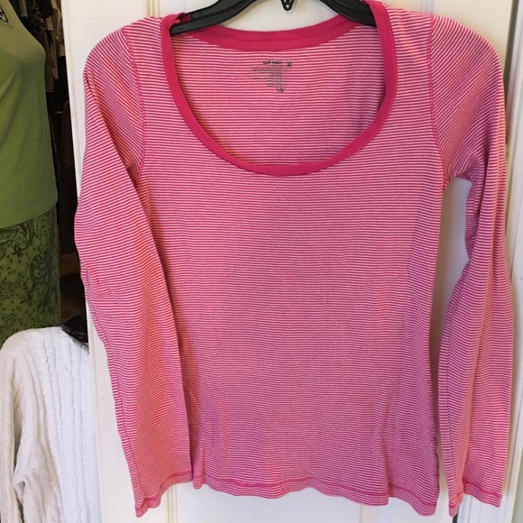 Old navy T-shirt