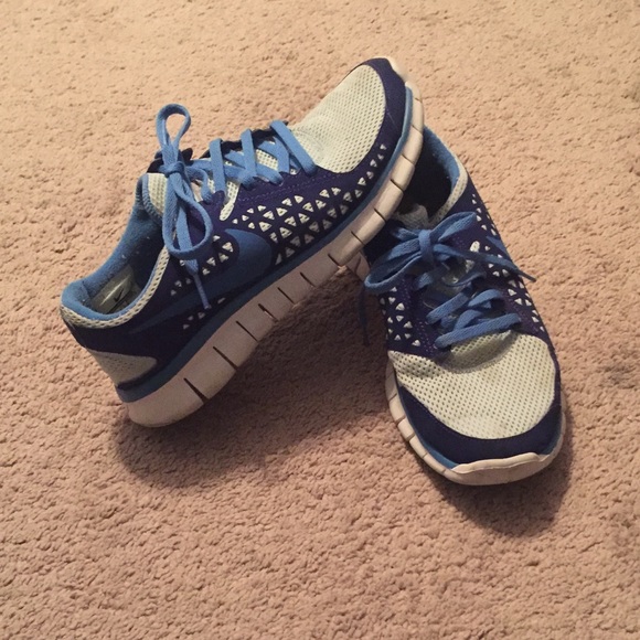 Nike tennis shoes
