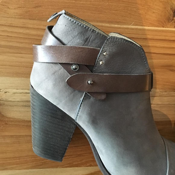 ***SOLD*** Rag & Bone Grey Leather Harrow Booties - Picture 2 of 4