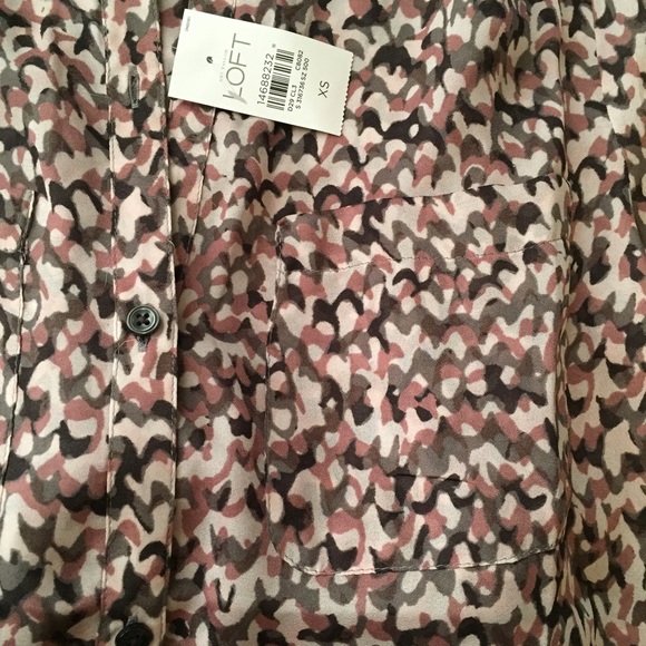 🚫SOLD IN BUNDLE!🚫NWT! Chic patterned blouse - Picture 3 of 4