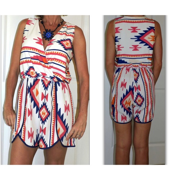 ✳️ SALE ✳️ Aztec print romper Sz small or medium - Picture 2 of 3