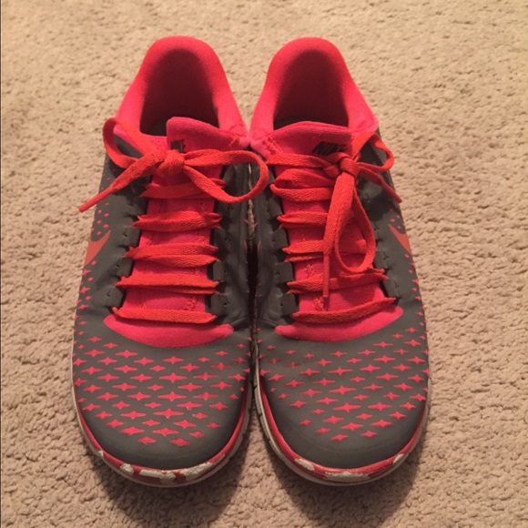 Nike tennis shoes