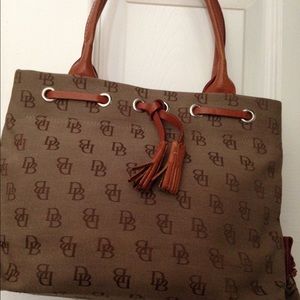 Dooney & Bourke  signature small bag w/wallet