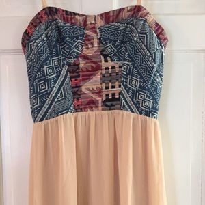 Maxi Dress. Never Worn! ShopHopes!