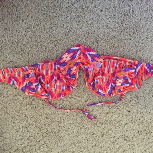 Ruffled bathing suite top