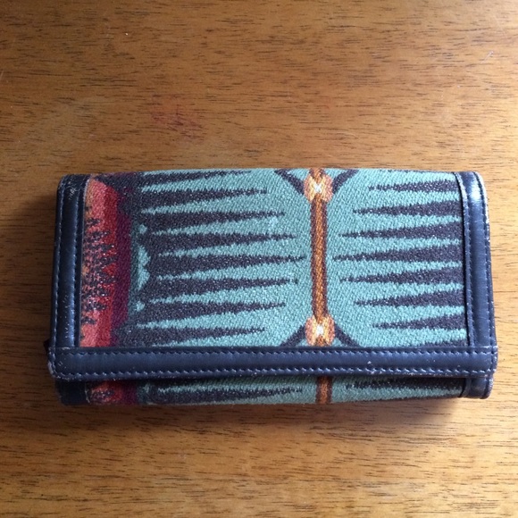Wallet, looks like Pendleton!