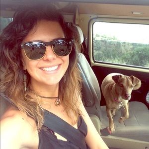 Meet your Posher, Camila