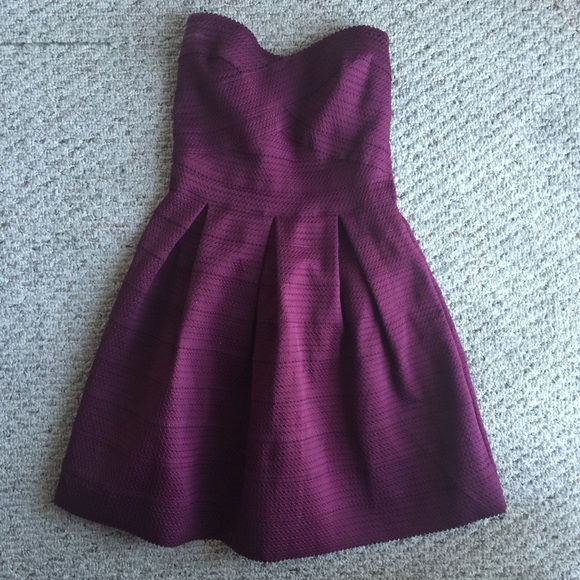 Strapless Express dress - Picture 2 of 4