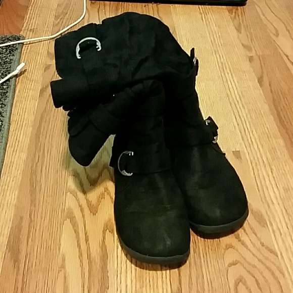 Boots - Picture 2 of 4