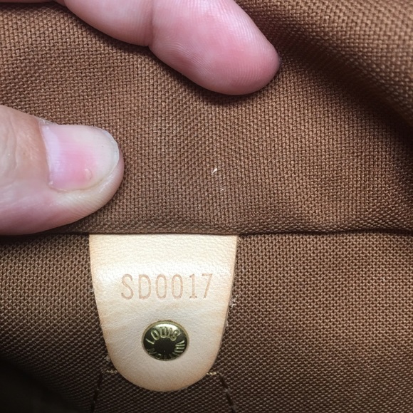 Authentic Louis Vuitton Speedy 25 - Picture 3 of 4