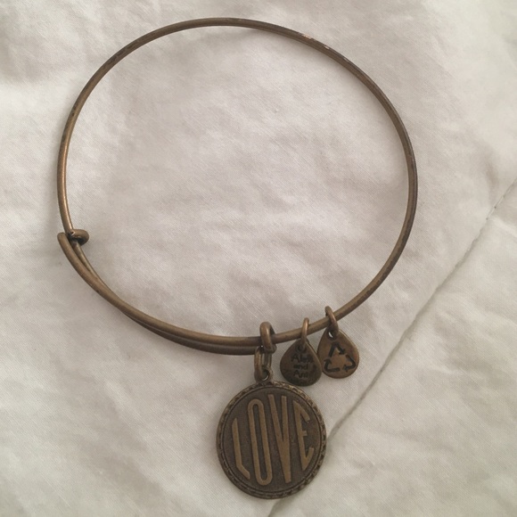 love alex and ani bangle