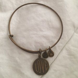 love alex and ani bangle