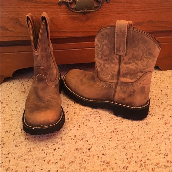 Western Ariat boots!