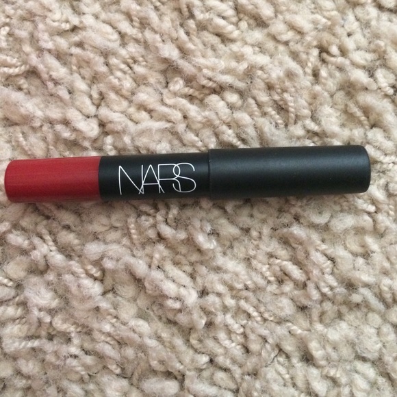 Mini nars cruella matte lip pencil