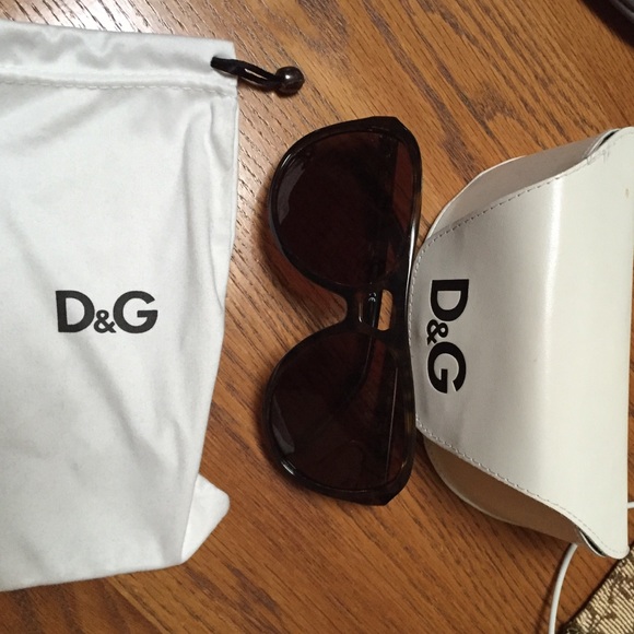 D&G brown tortoise aviator sunglasses
