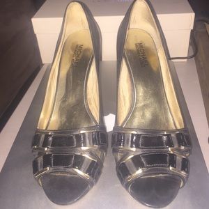 Peep toe Michael Kors pumps