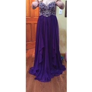 TAKING OFFERS Beautiful dark purple prom dress