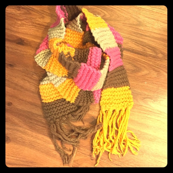 Old Navy knit scarf