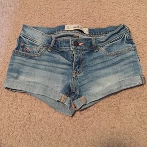 Hollister Medium Wash Low Rise Jean Shorts