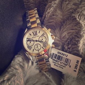 NWT Michael Kors Bradshaw