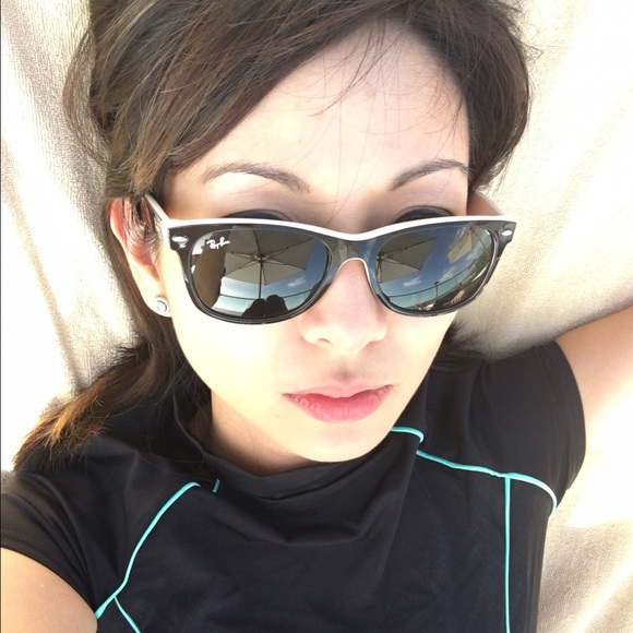 Meet your Posher, Sophia - Picture 3 of 4