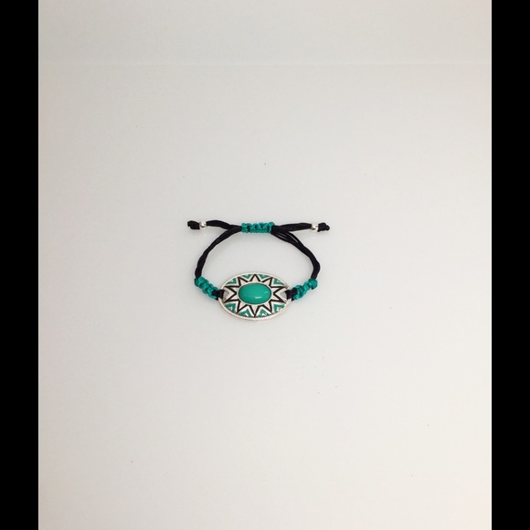 Adjustable bracelet really cute design on front
