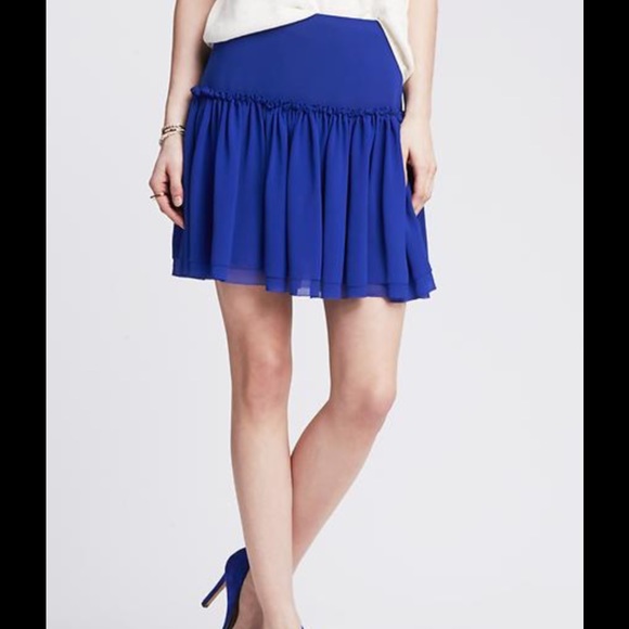 Banana Republic Dresses & Skirts - ⬇️ $ ⬇️ Banana Republic Gorgeous Mini Skirt !