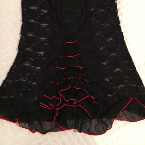 Lingerie - Picture 3 of 4
