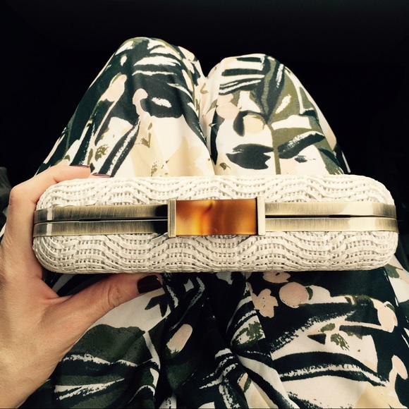 Clutch - Picture 2 of 4