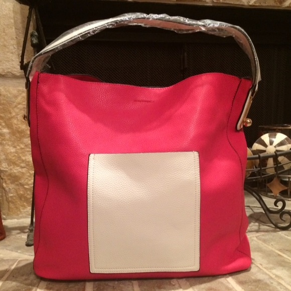 Oversized Classic Pocket Tote - Picture 1 of 2