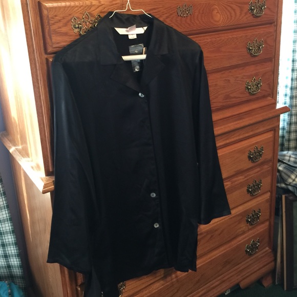 Victoria's Secret Other - 100 percent silk night shirt