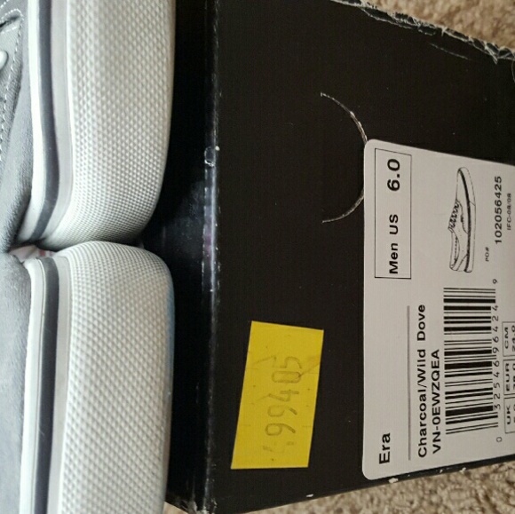 Vans - Picture 3 of 3