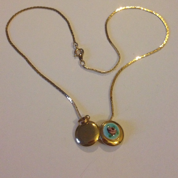 Locket necklace - Picture 3 of 3